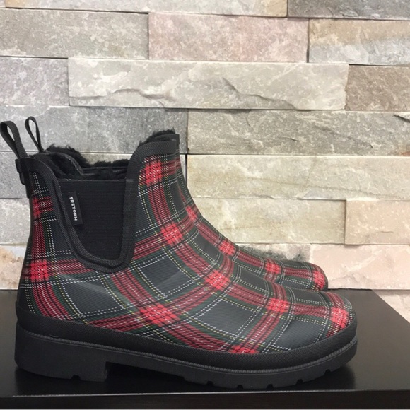 Tretorn Chelsea Rain Boots in Black & Red Plaid size 8 Warm Winter Fur Lined - Picture 6 of 12